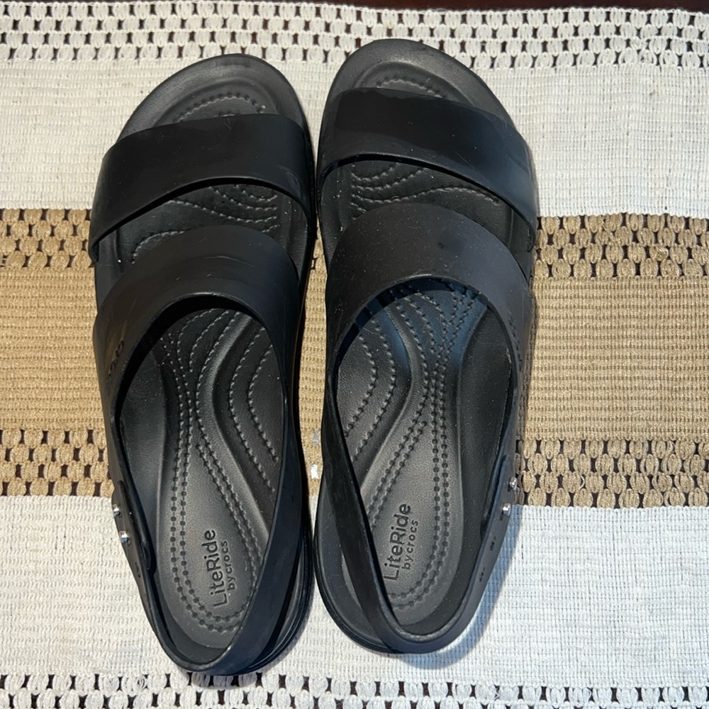 Crocs Brooklyn Low Wedge- Size 10- all black